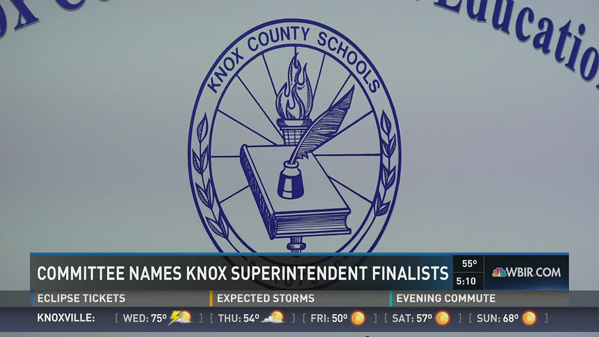 Members of the Knox County Board of Education superintendent search committee named Knox County assistant superintendent Bob Thomas and Hamblen County Schools superintendent Dale Lynch as finalists for the position.