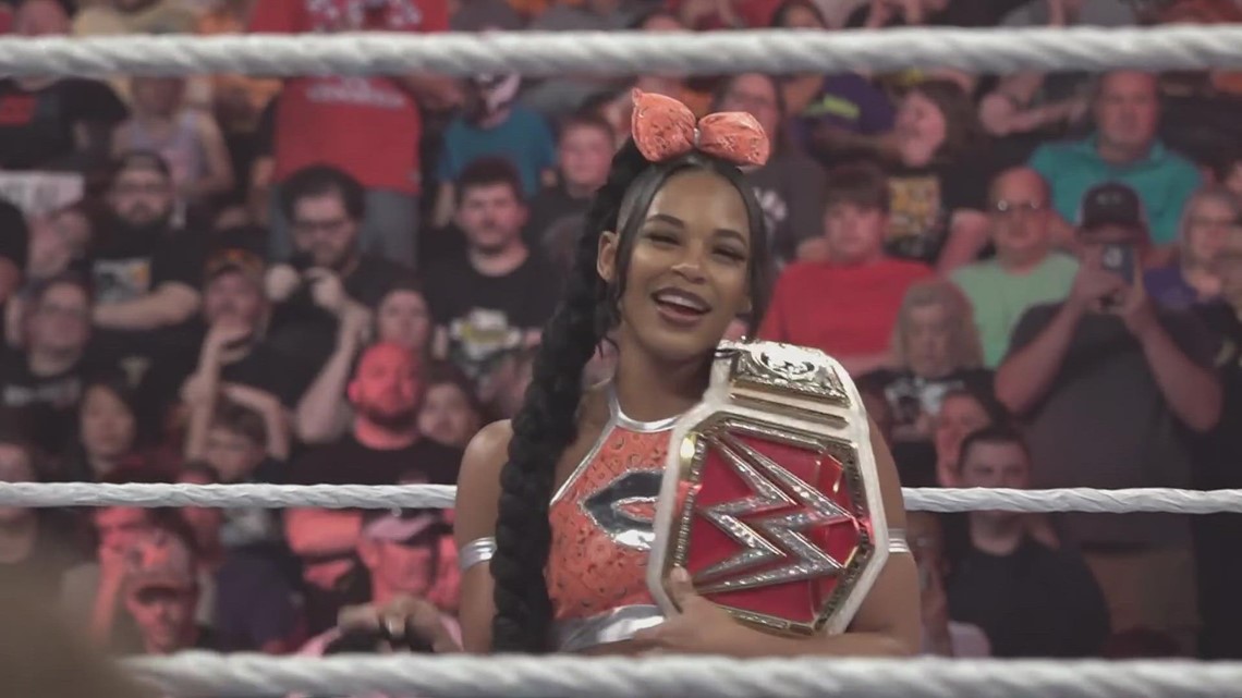 Wwe raw sales women's champion