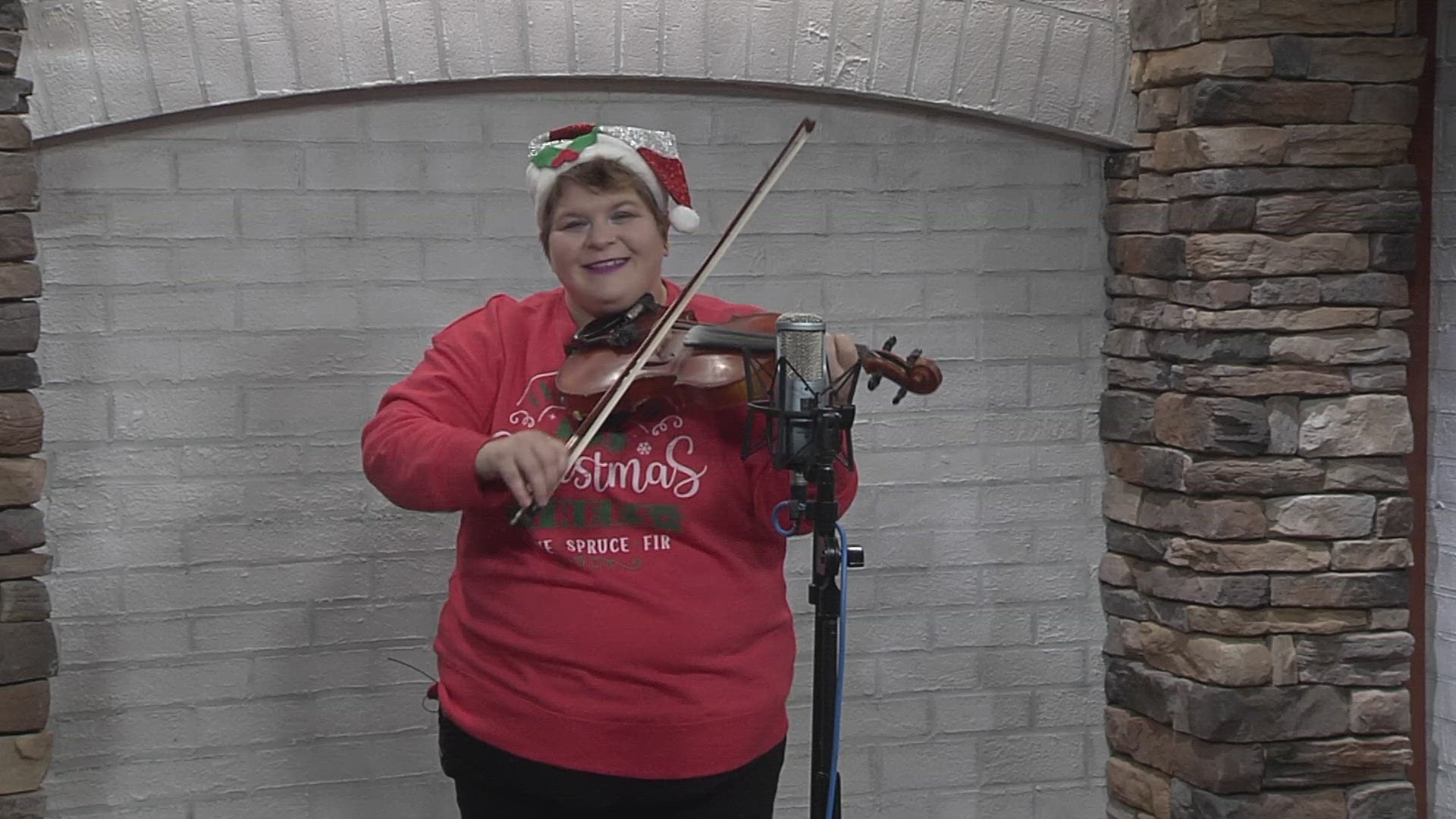 Ijams Nature Center's Sarah Brobst and musician Evie Andrus join 10News to talk all things Christmas at Ijams, with a surprise performance!