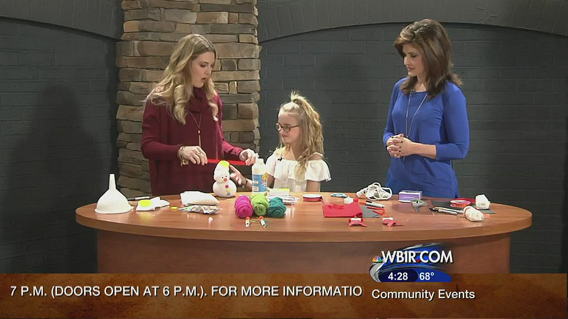 Meredith Brannan with Helen Ross McNabb center shares some crafty ways to make a snowman.Live at Five at 4-February 21, 2017