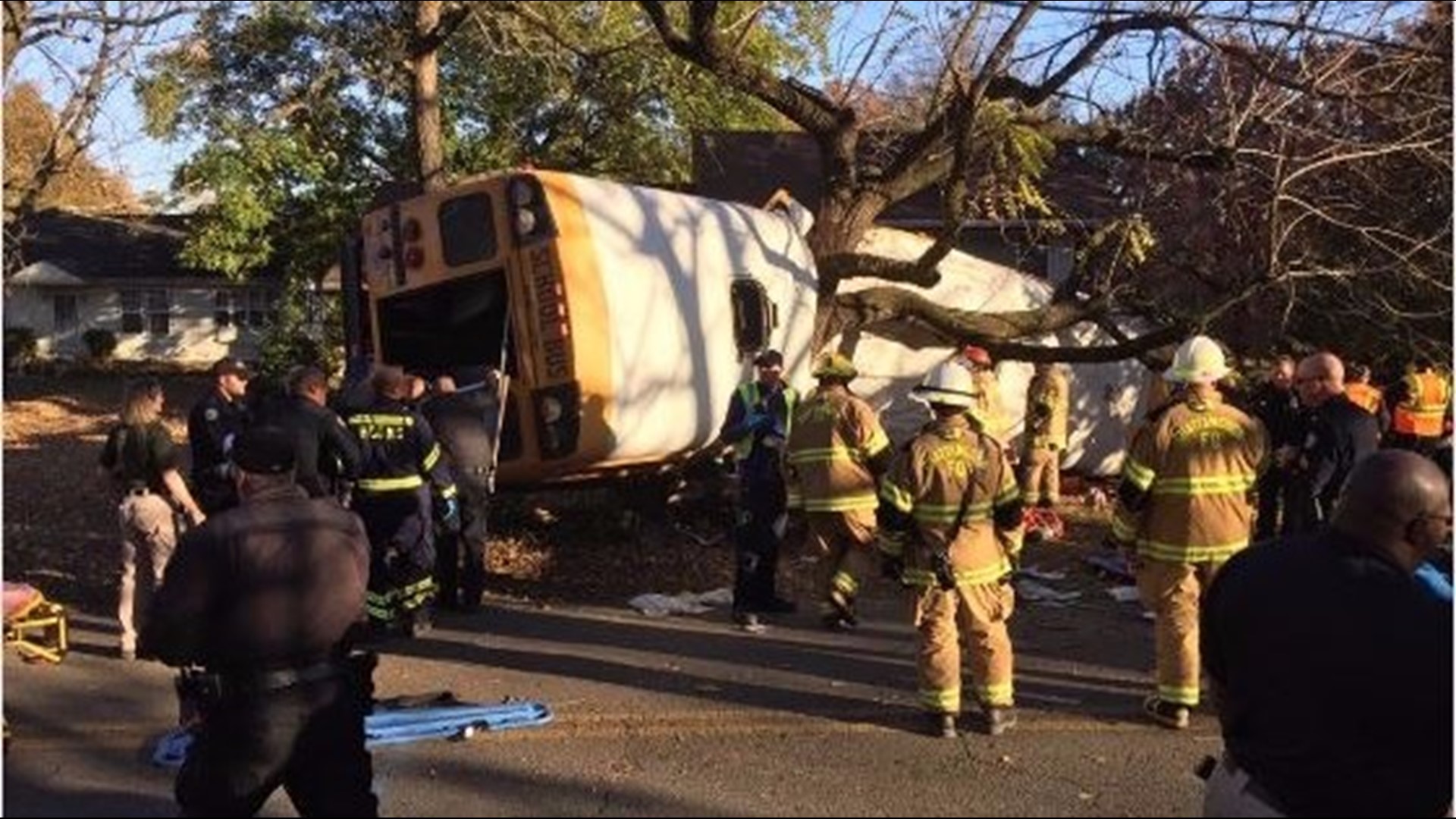NTSB: Bus driver in crash that killed 6 kids shouldn't have been ...