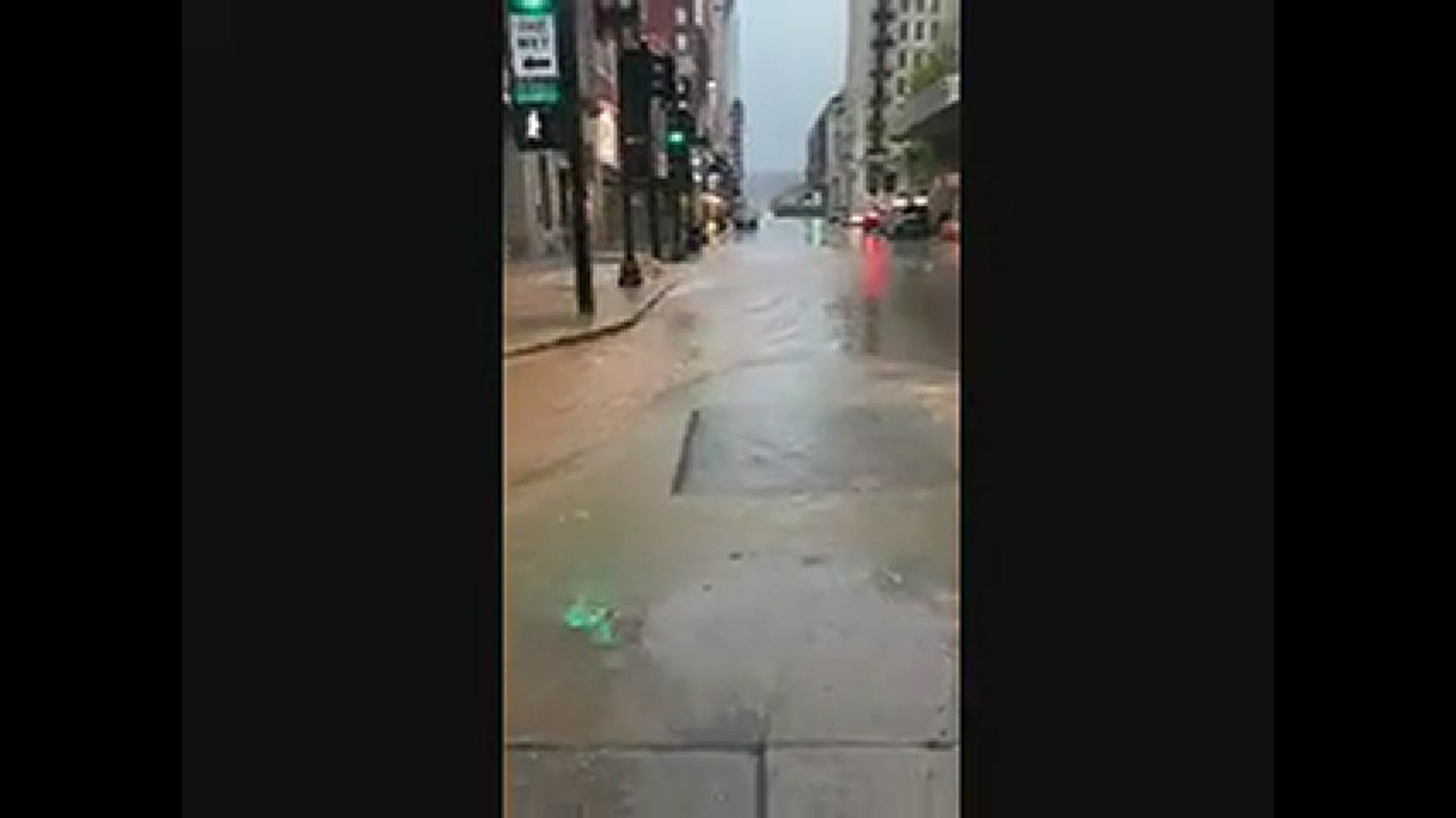 Road flooding in downtown Knoxville at Gay Street and Union Avenue (Video: Greg Phipps)
Credit: Greg Phipps