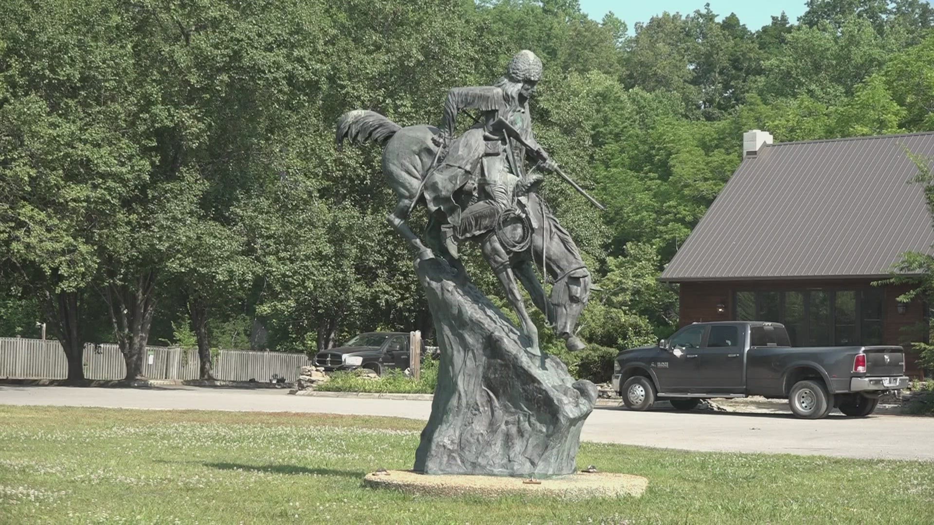 Townsend has all kinds of things you can do like visiting the Mountain Man statue, tubing at Tuckaleechee Caverns or enjoying the river at the Townend Wye.