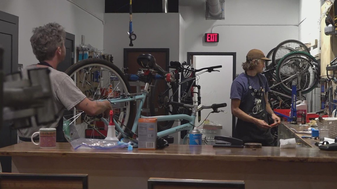 Knoxville bike shop and restaurant team up to improve access to