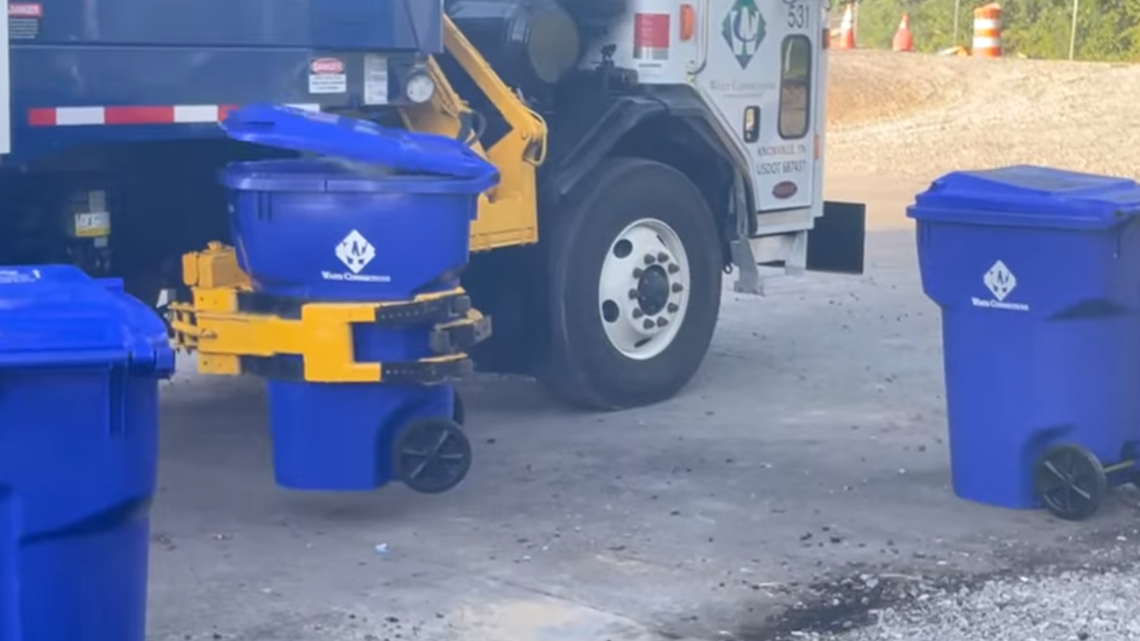 New Oak Ridge garbage trucks pick up trash bins with mechanical arm ...