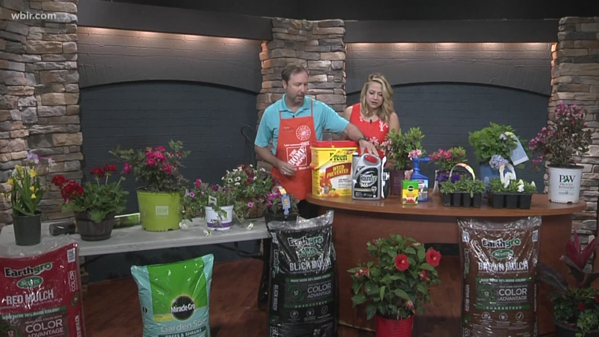 How to get your flower bed ready for the warmer weather with Scott Santel from Home Depot