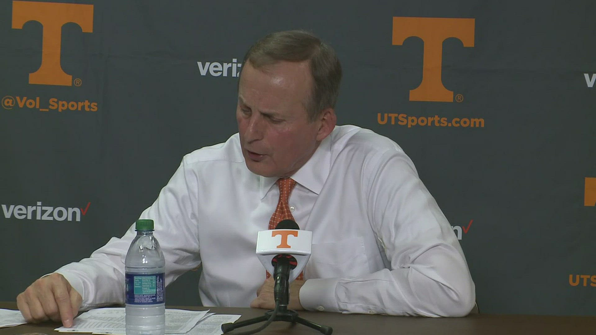 Tennessee basketball head coach Rick Barnes approaches his 1,000th game.