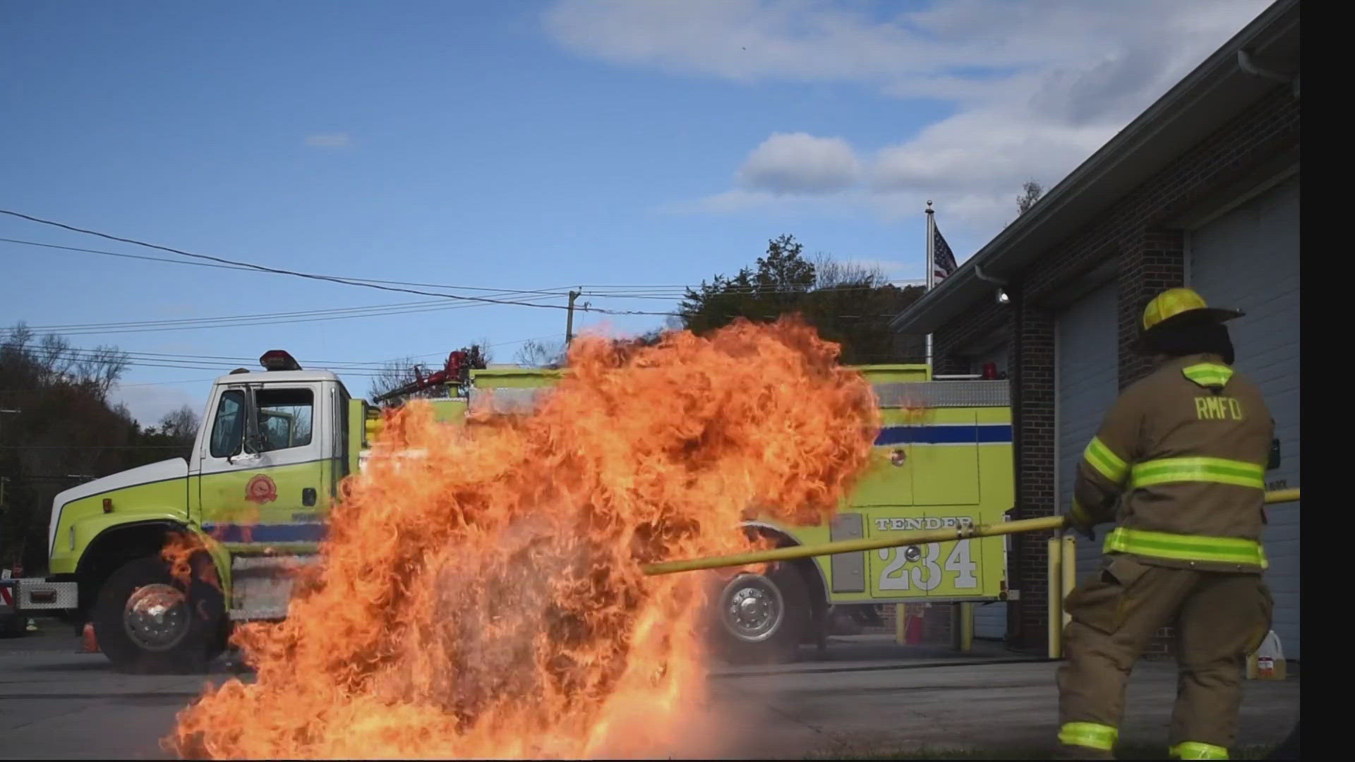 Rural Metro gave a demonstration showing how not to deep fry Thanksgiving turkeys, warning that simple mistakes could lead to big fires.