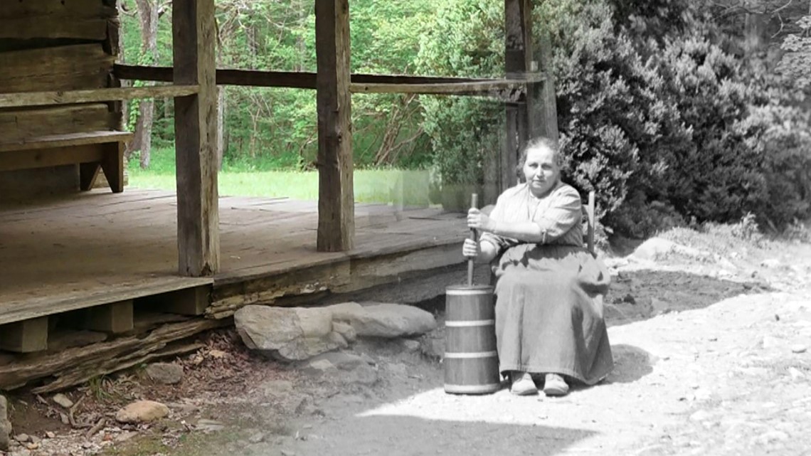 Walker Sisters: then-and-now photo comparison tool | wbir.com