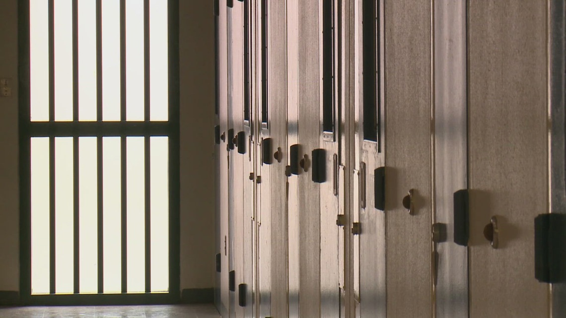 10Investigates: Knox County ICE data gives insight on detainees, conflicts with UT professor's data