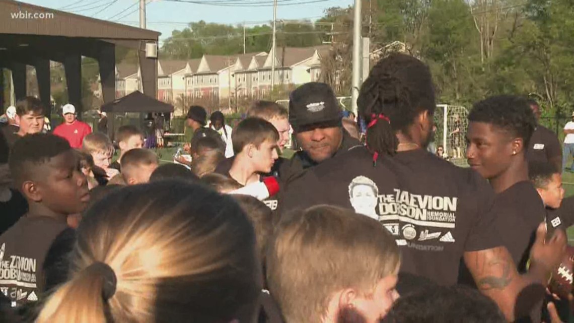 Eric Berry Foundation to hold football camp in Knoxville in memory of  Zaevion Dobson