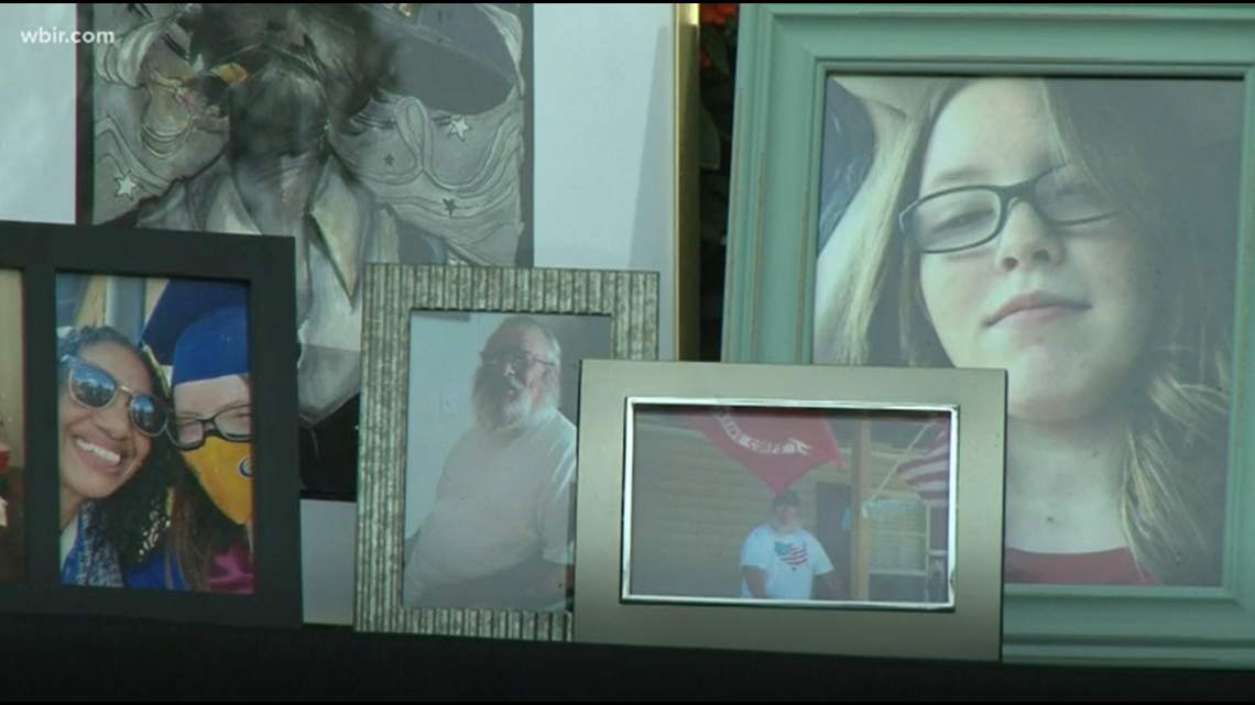 Community holds benefit concert for Gatlinburg officer who lost his daughter and father-in-law in a May fire - Vimarsana News