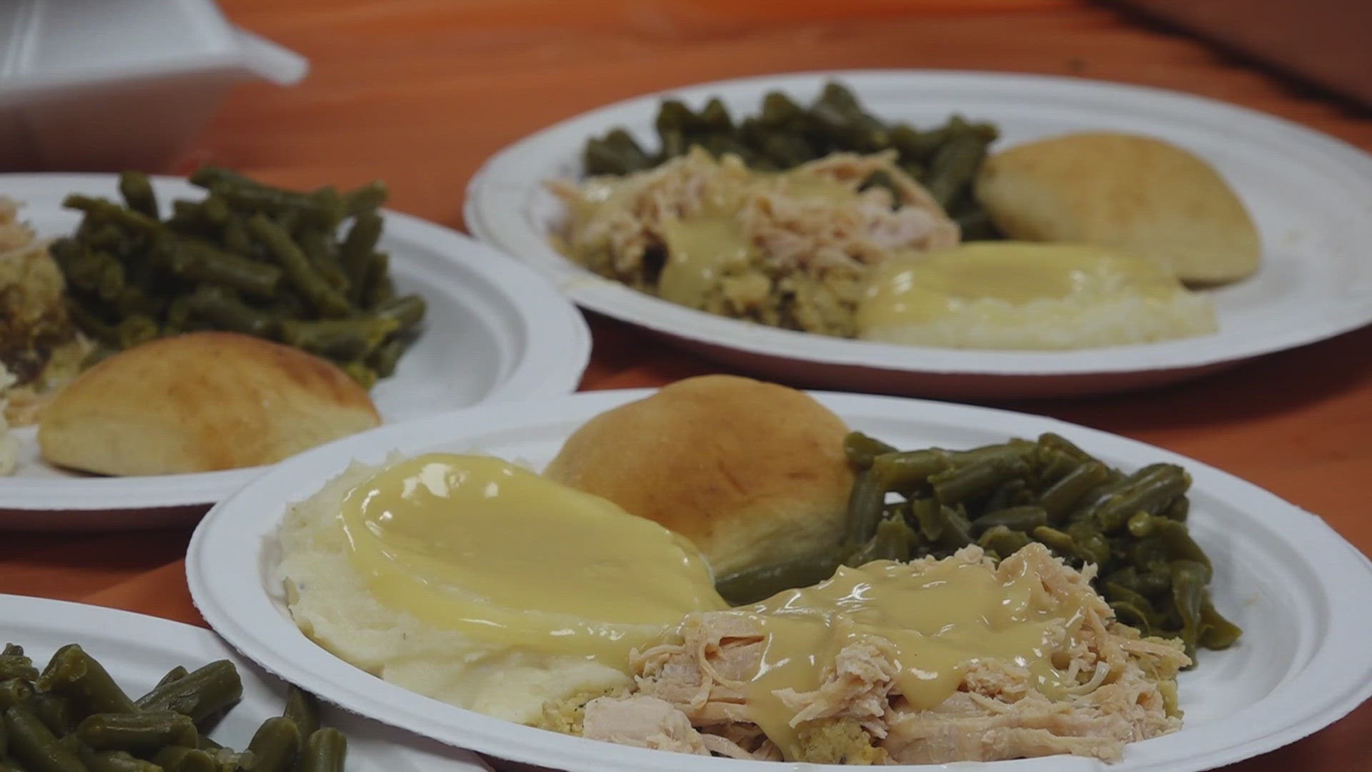 Raezack's provided a free Thanksgiving meal to Scott County residents.