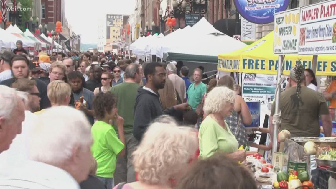 Knoxville City Council passes measure to let people drink alcoholic