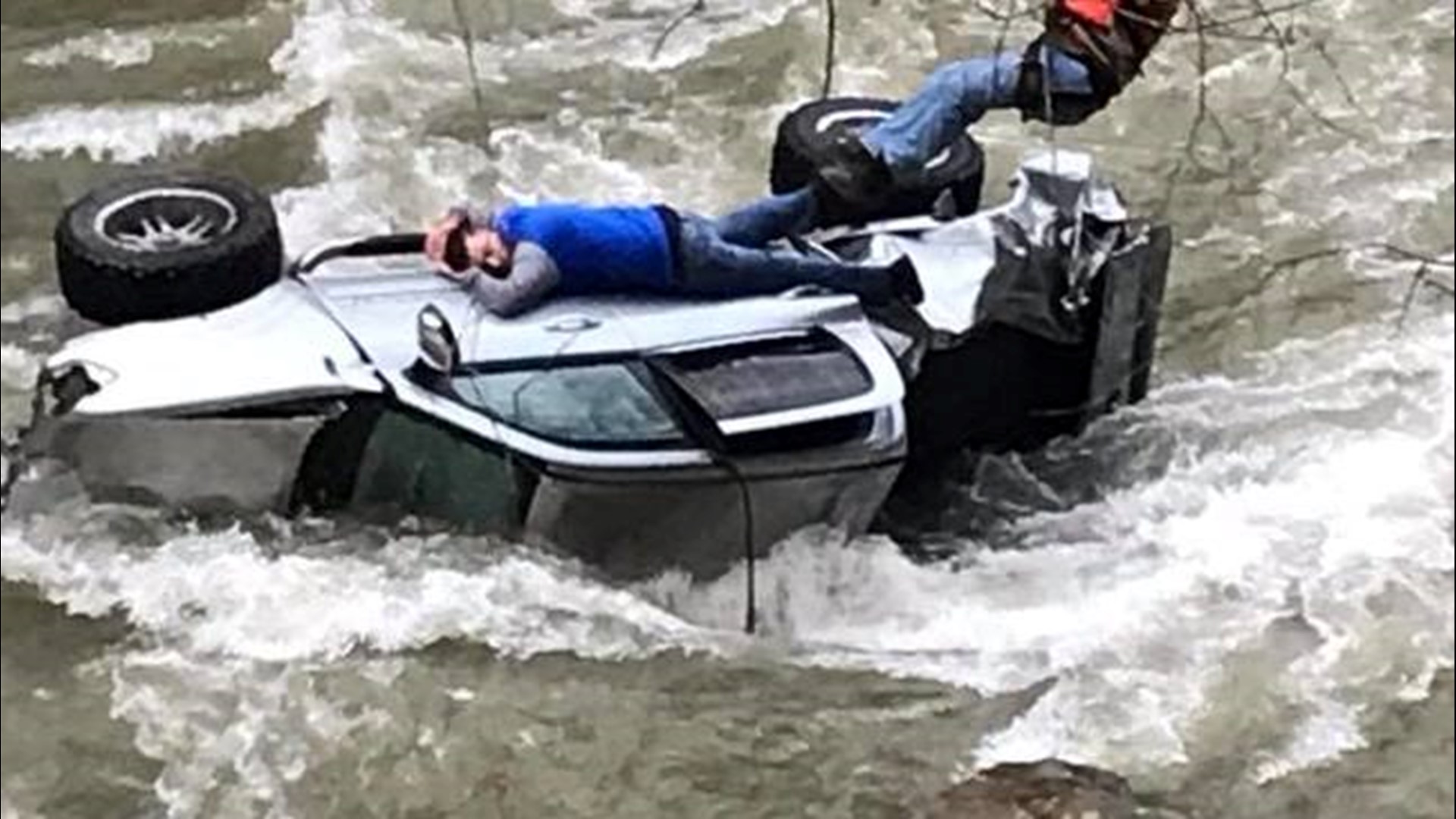 River rescue occurs in Lee County after vehicle drove off highway into ...