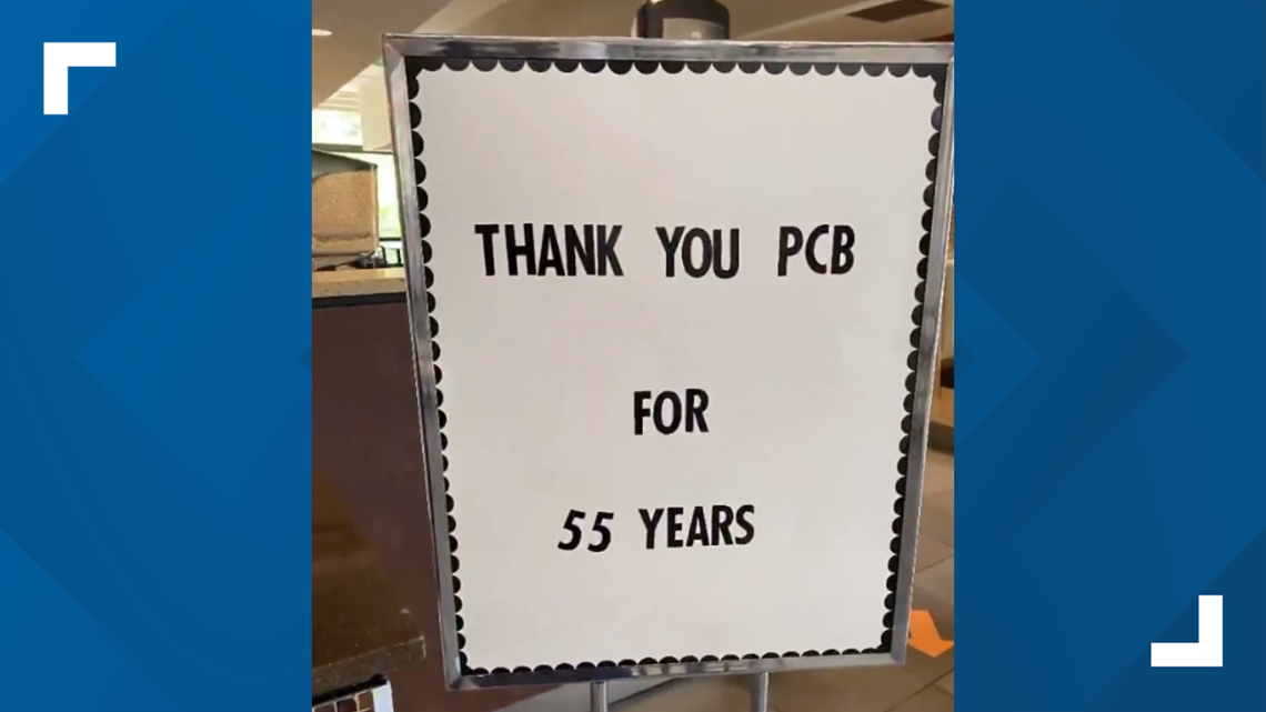 University of Tennessee hosts 60s-themed goodbye party for closing cafeteria - Vimarsana News