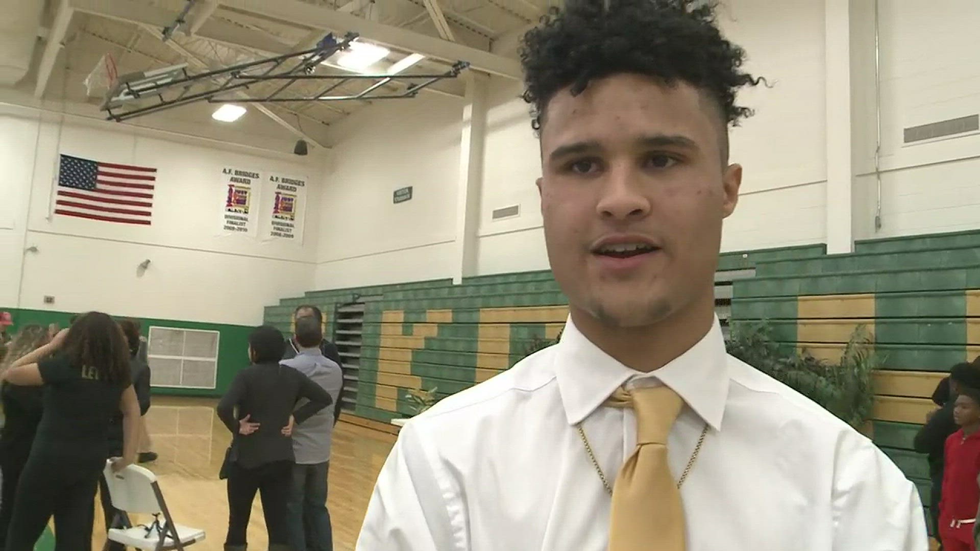 Wide receiver DaShon Bussell details his decision to sign with WMU, and memories from his one year at Knoxville Catholic.