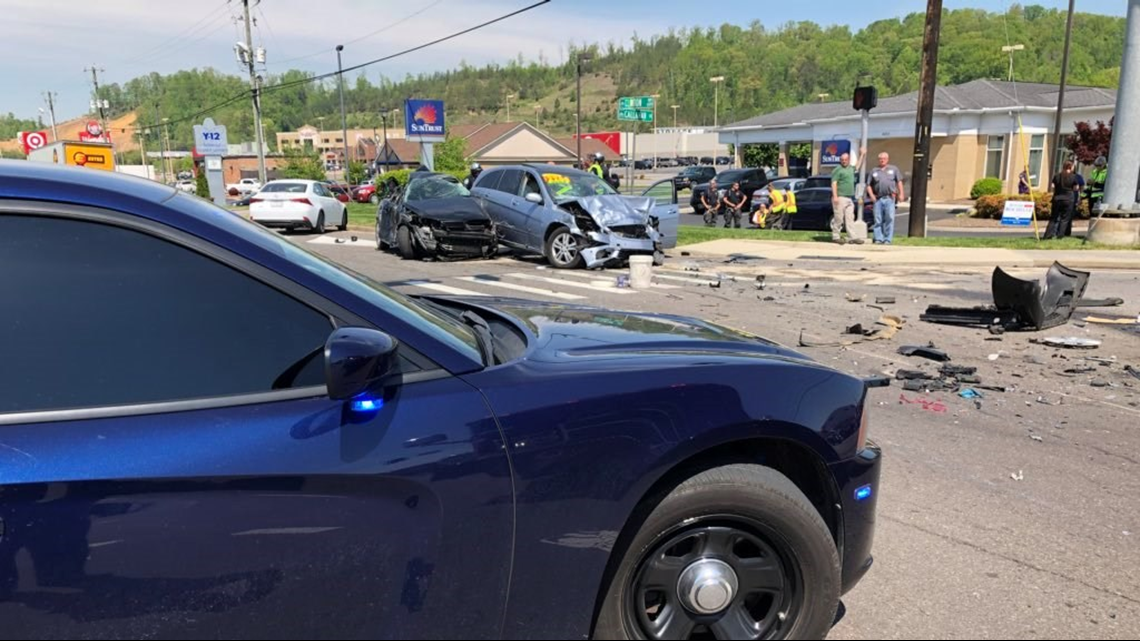 1 dead after 3vehicle crash on Clinton Highway, KPD says