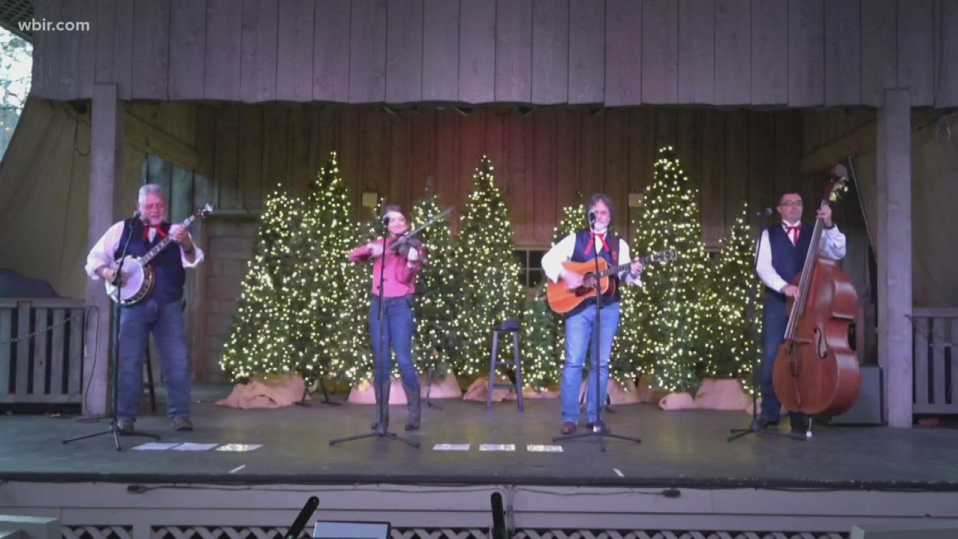 The Smoky Mountain String Band from Dollywood performs "Christmas Country Style."