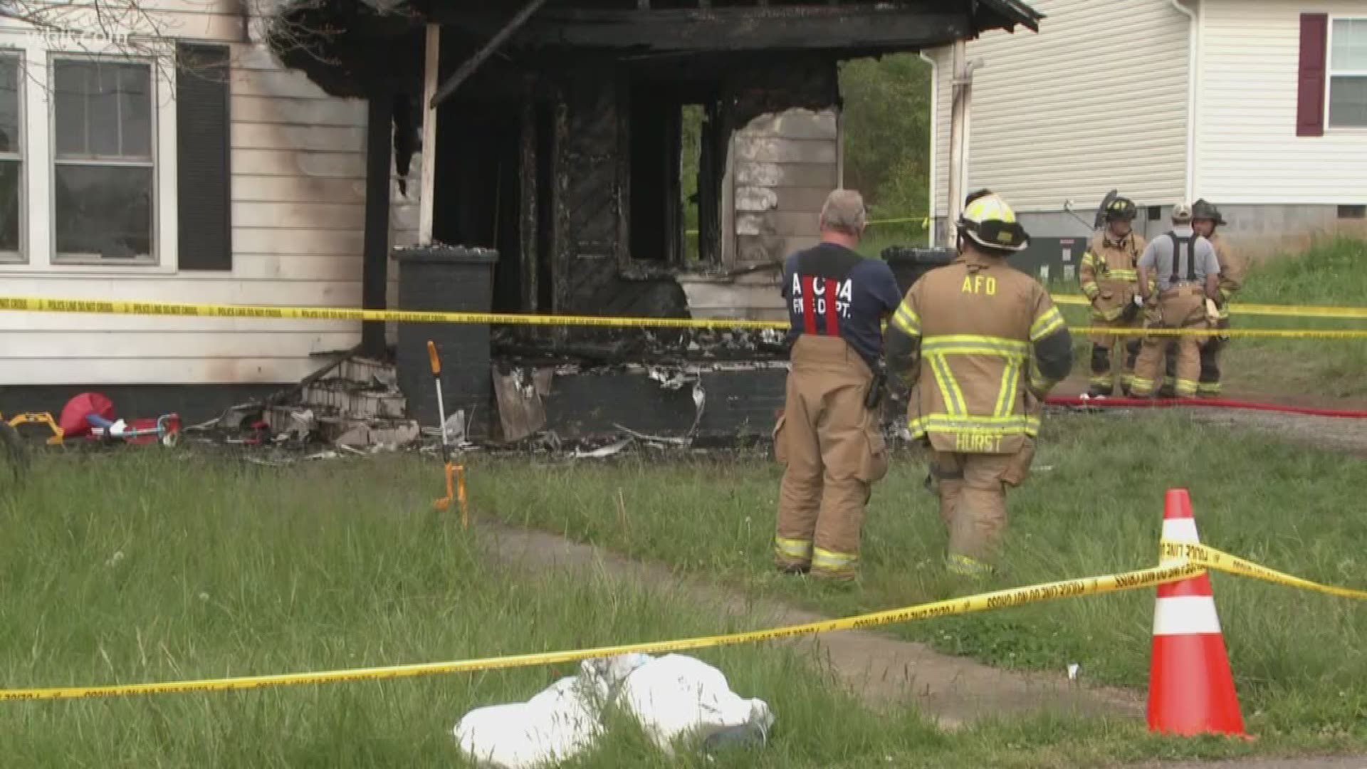 Alcoa Fire Department says six people died in a house fire Sunday morning.