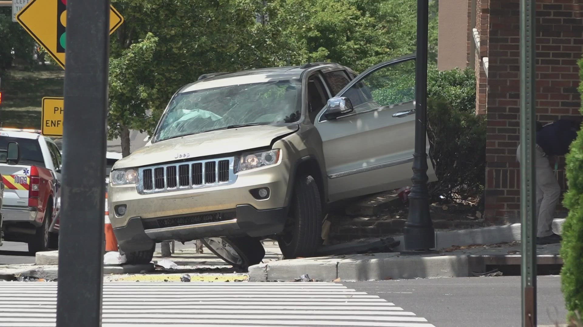 One person dead after crash on Henley Street