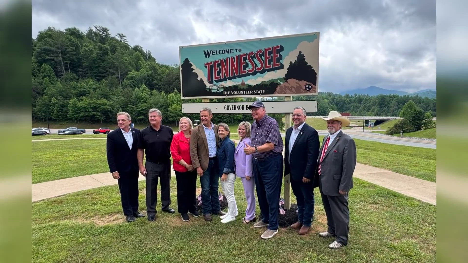 Tennessee unveils new look for interstate welcome signs | wbir.com