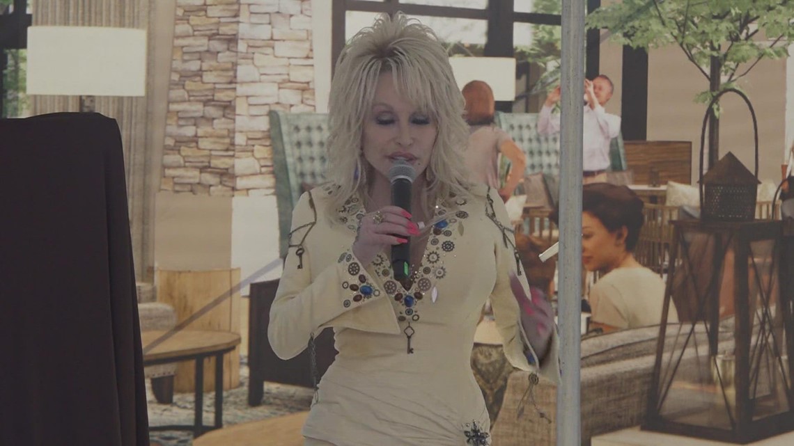 Dolly Parton visits Dollywood for construction of new resort