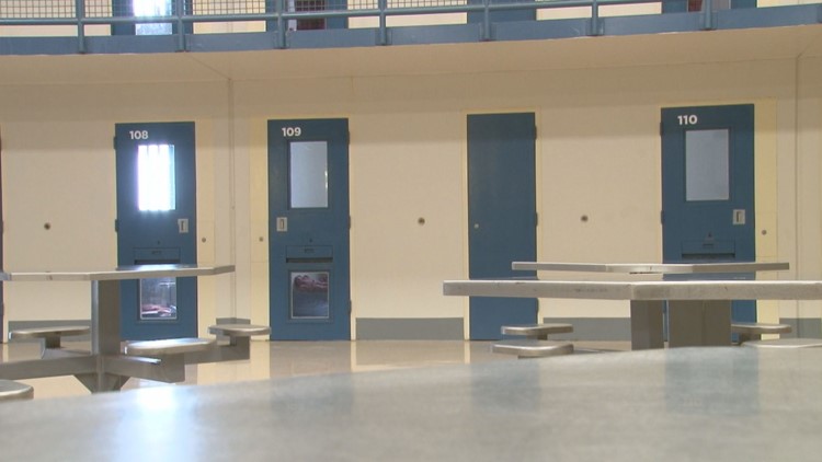 Knox County Jail Over Capacity By More Than 115 Inmates Wbir Com