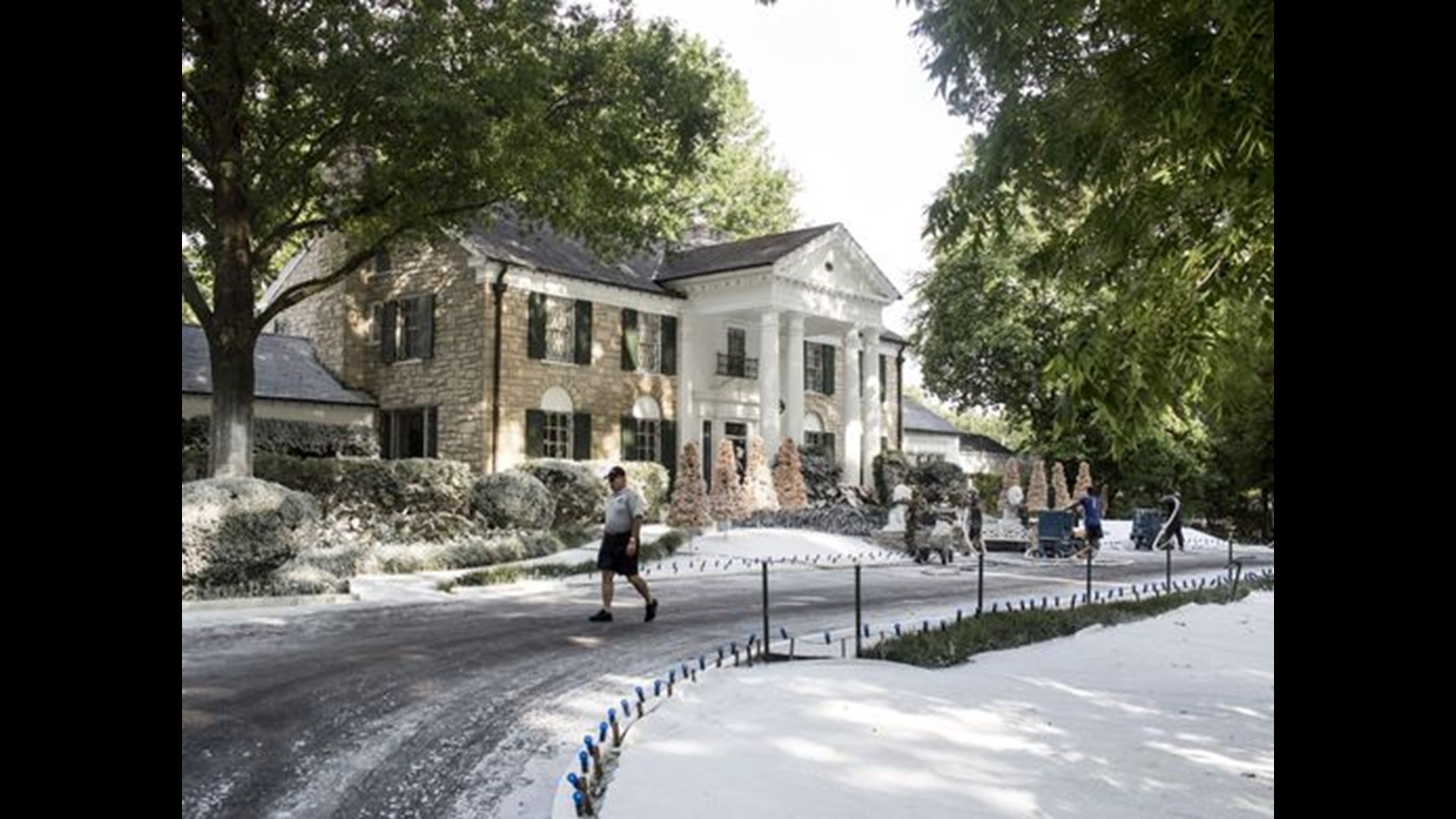 Graceland takes center stage in new TV Christmas special