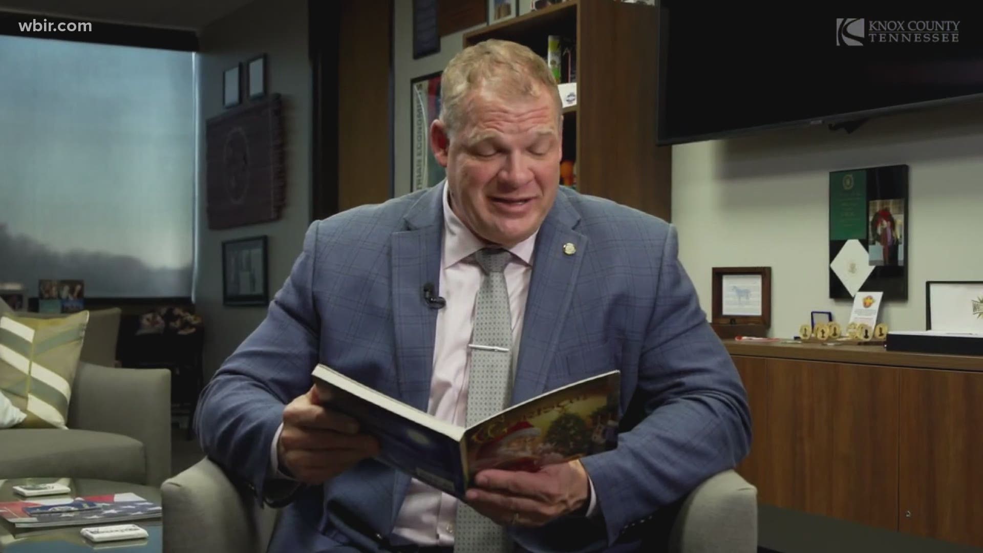 Knox County Mayor Glenn Jacobs, also known as Kane in the WWE, reads the Christmas classic, 'Twas the Night Before Christmas.
