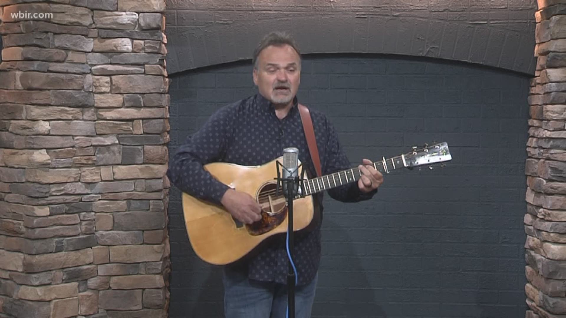 A performance by Steve Gulley--who is is a personality with WDVX--will perform on June 15 at Bissell Park in Oak Ridge as part of the station's Summer Sessions. Also performing is Jim Lauderdale and New Pinnacle. Music begins at 6pm and is free and open to the public.