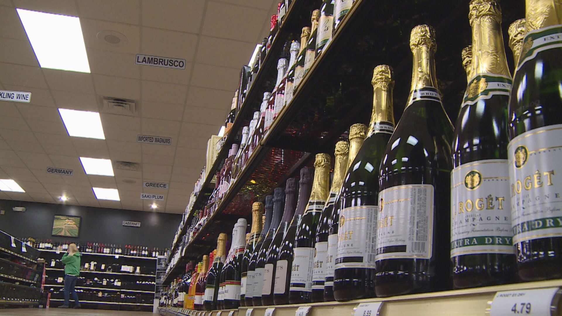 Grocery stores could sell wine in 2014, lawmakers say