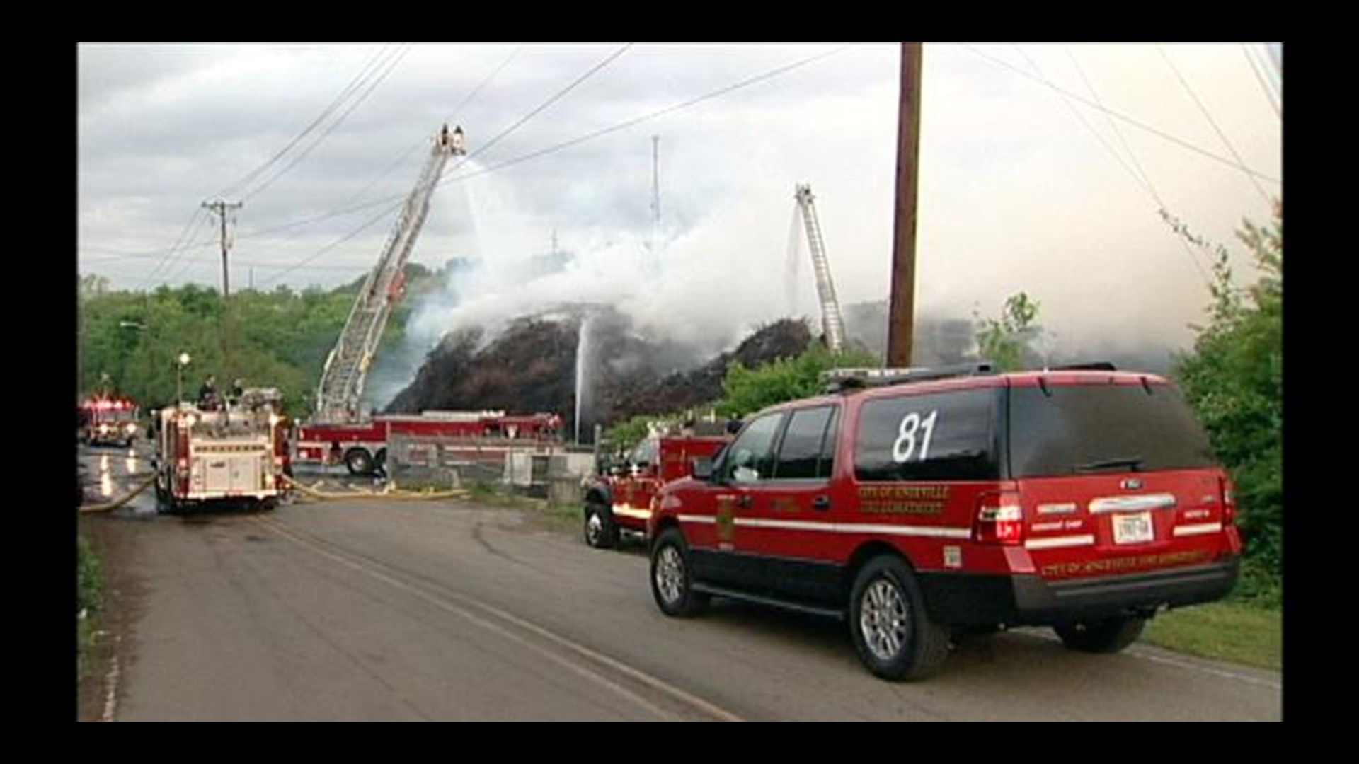 Recycling center fire prompts memories of large 2012 mulch fire | wbir.com