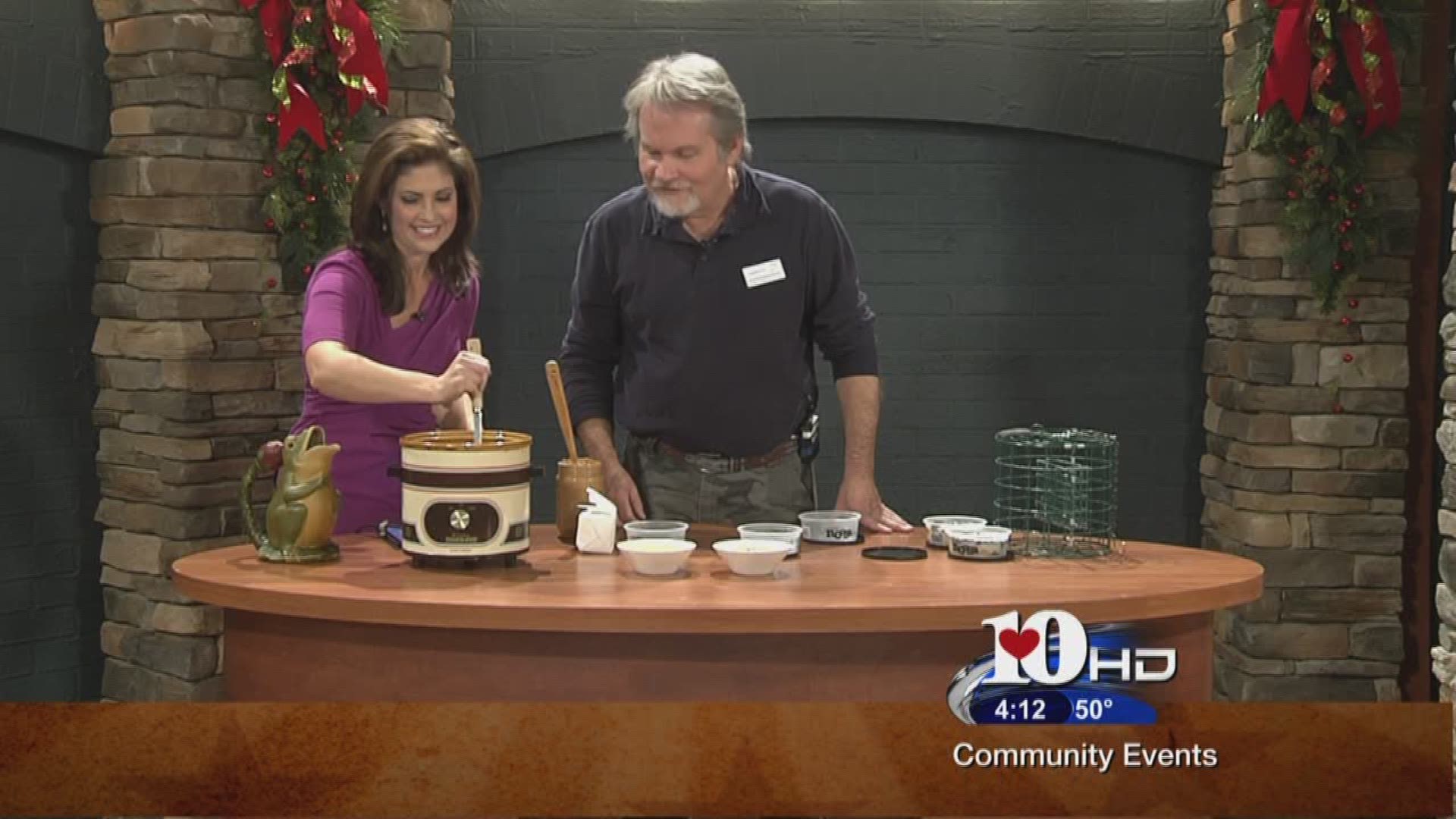 Stephen Lyn Bales from Ijams Nature Center demonstrates how to make suet cakes using a crock pot.