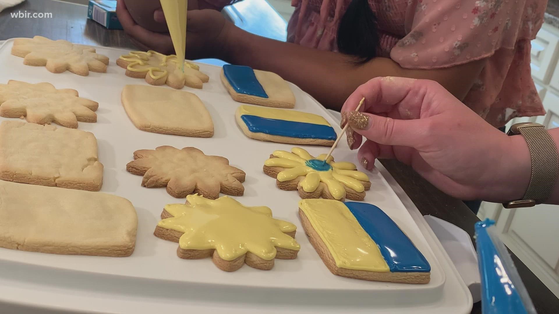 Mimi Johnson, 14, decided to spend her spring break in the kitchen, baking and decorating dozens of cookies to raise money for people in Ukraine.