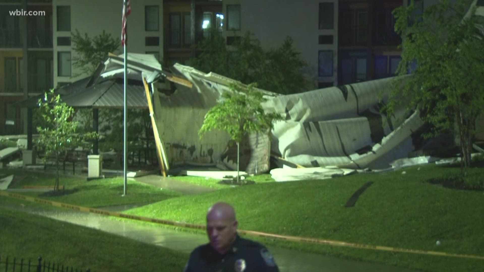 Knoxville apartment building evacuated after part of roof is blown off