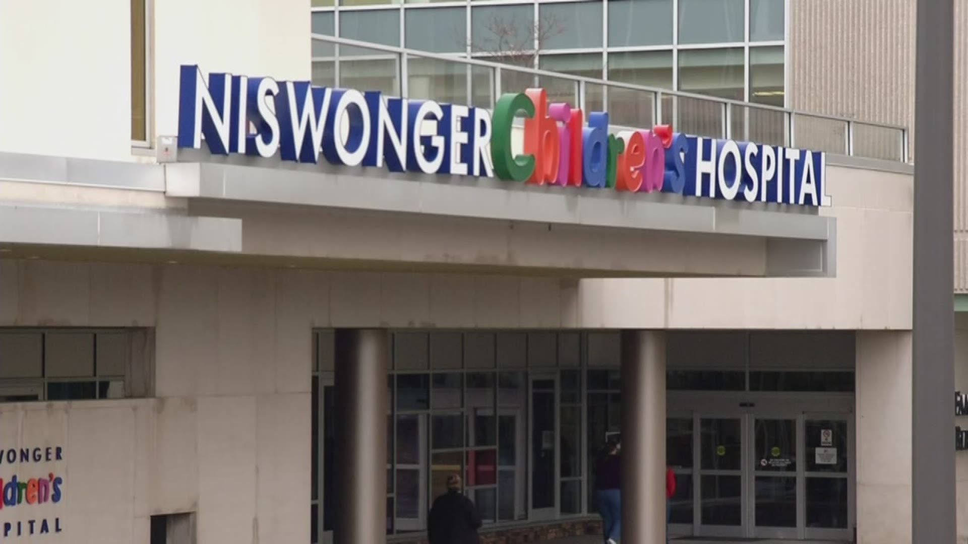 The East Tennessee Children's Hospital saw several flu cases, and now it's giving tips on when to bring your child to the ER for it.