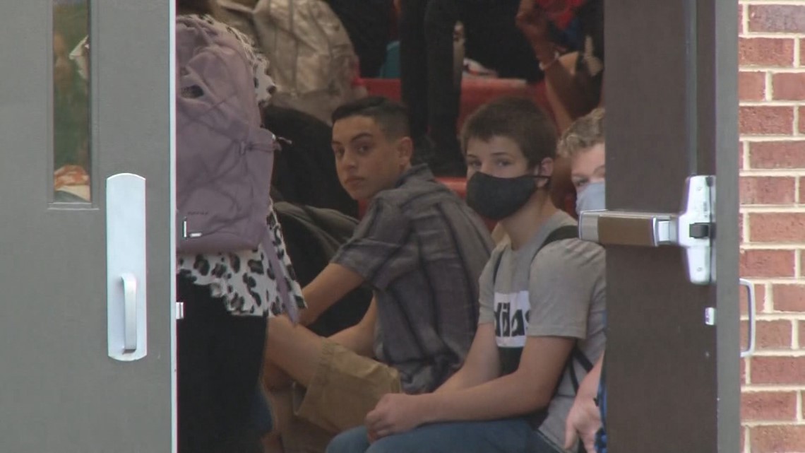 East Tennessee school districts redoing, reviewing mask policies - Vimarsana News