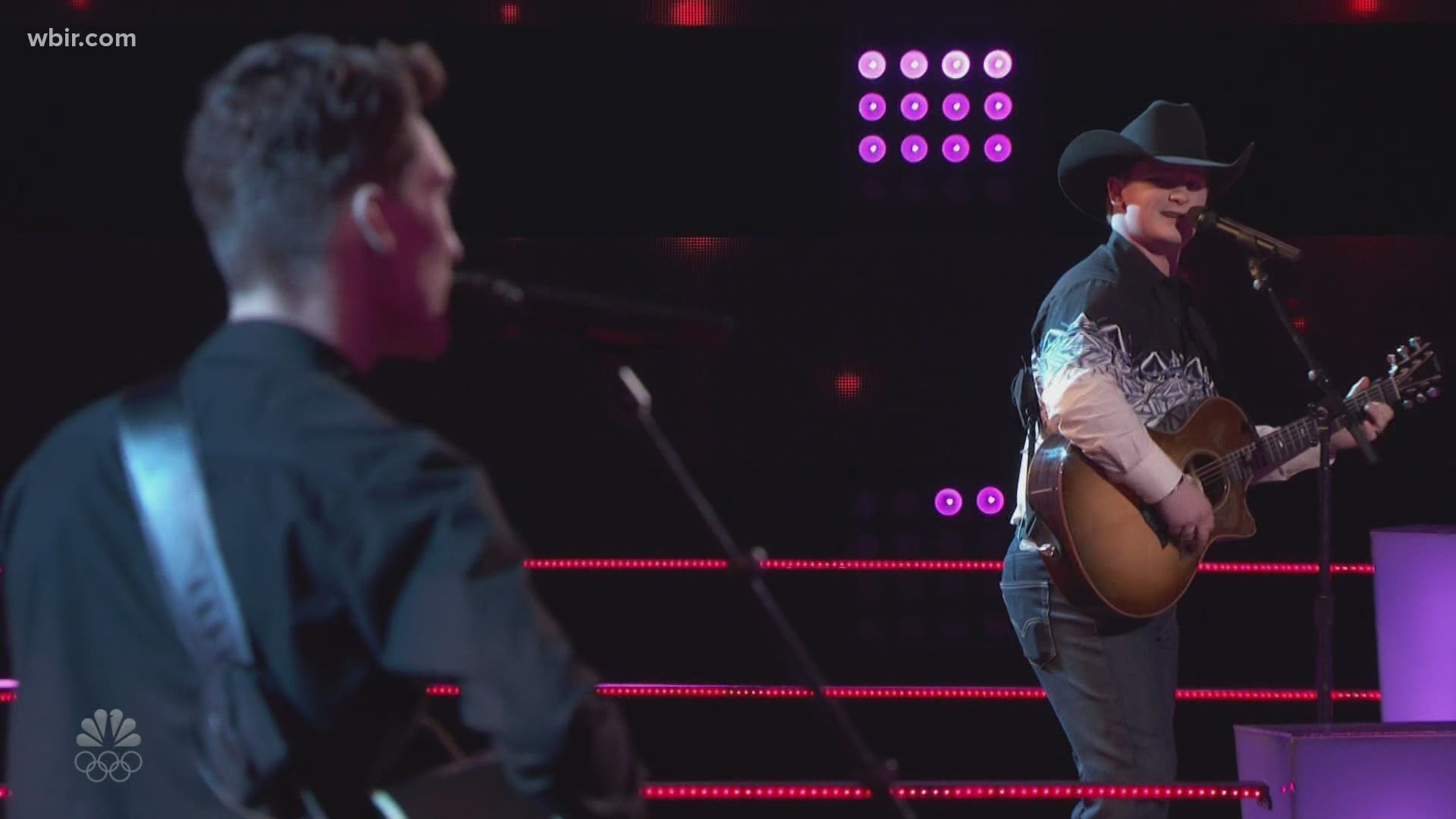 The 17-year-old with the most amazing deep country drawl battled fellow Team Black member Avery Roberson on Monday night.