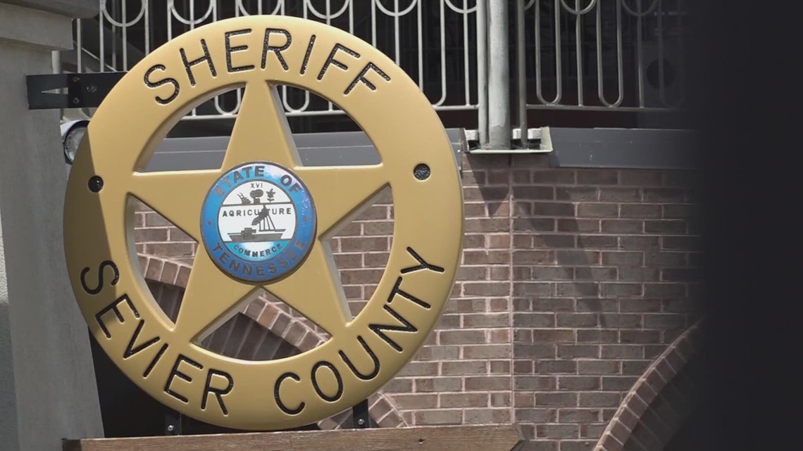 Sevierville Man'S Brave Act: Shooting A Bear That Invaded His Home - jbkdykf