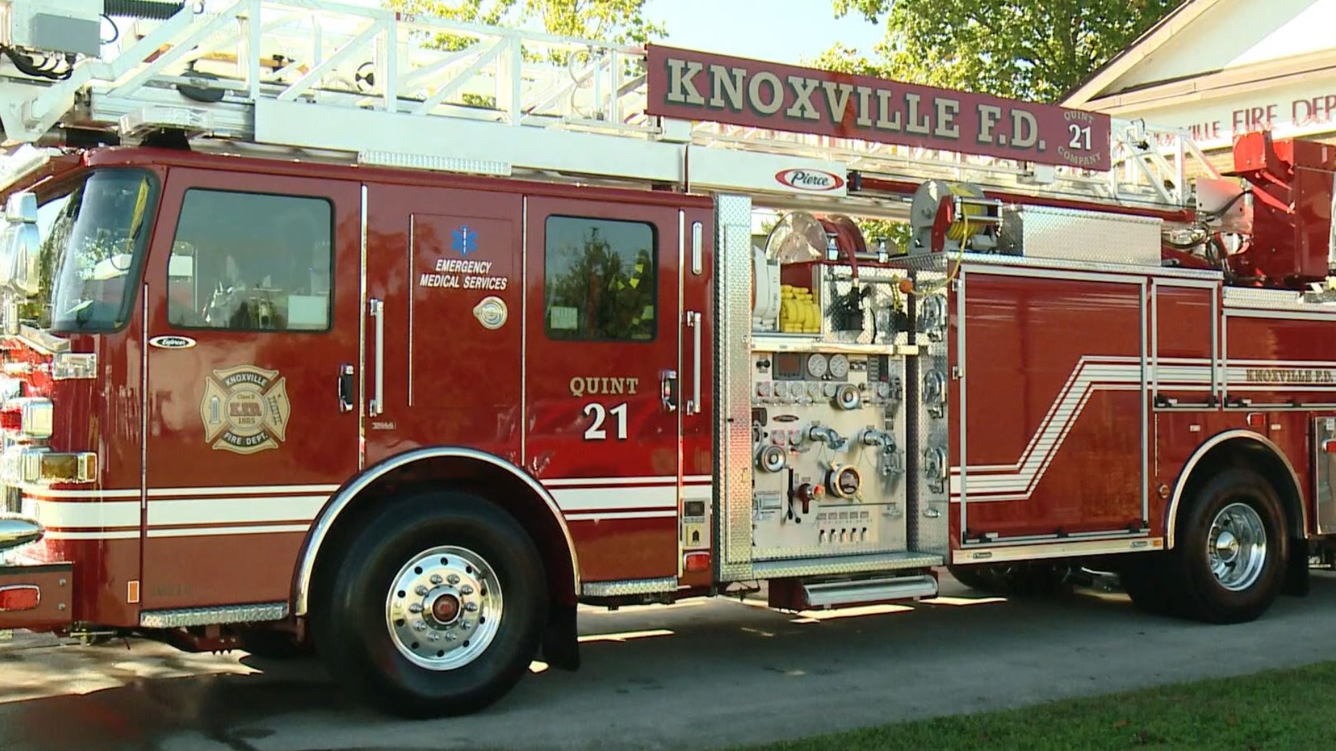 KFD: Area safe after construction crew hits natural gas line in ...