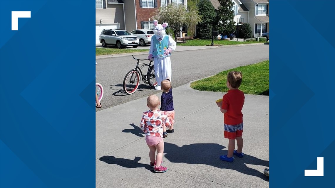 Bike riding Easter Bunny brings smiles to West Knoxville neighborhood