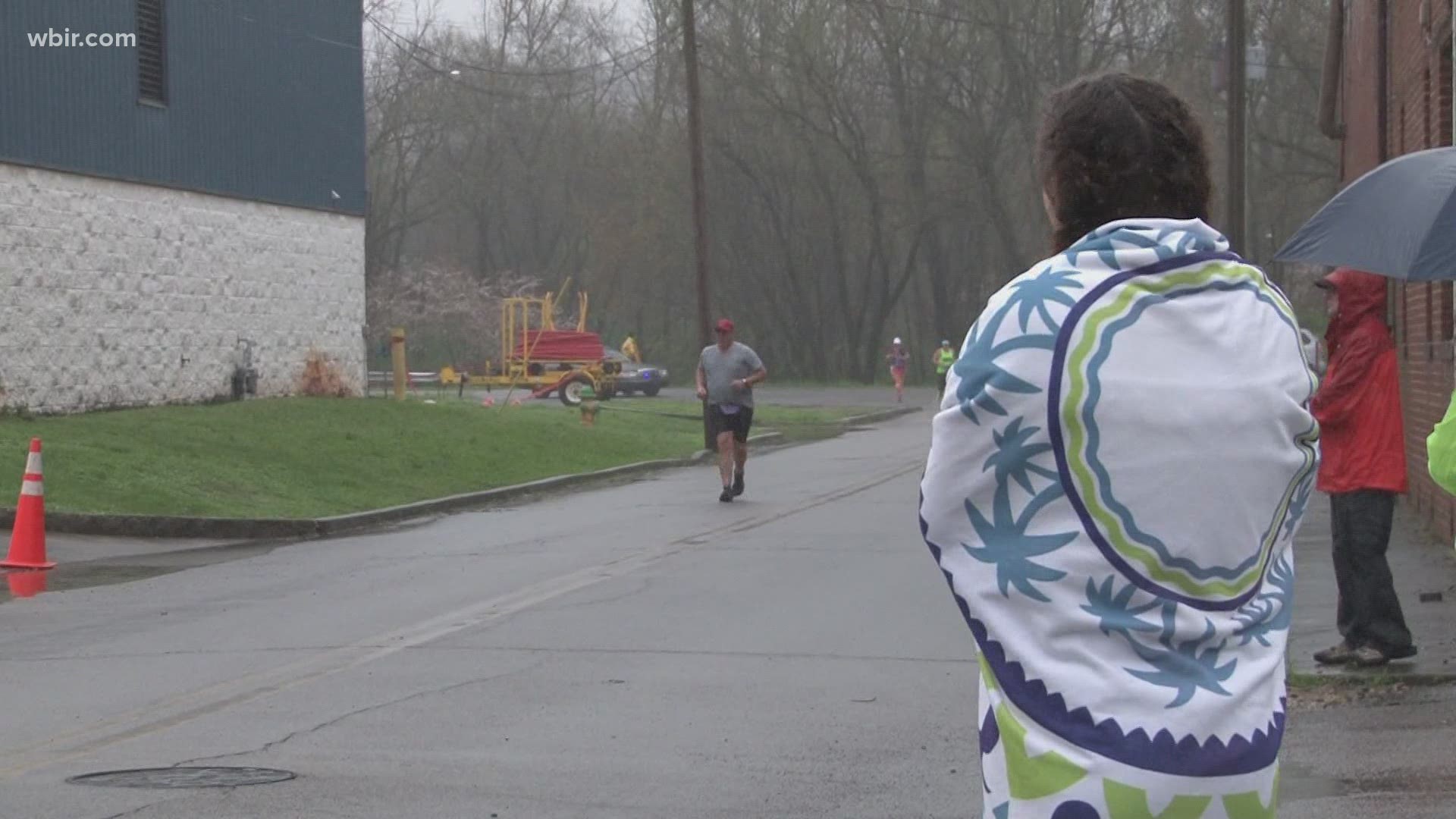 THE KNOXVILLE TRACK CLUB HOSTED THE SWEETWATER VALLEY MARATHON, A SMALLER, MORE SOCIALLY DISTANT VERSION OF THE KNOXVILLE MARATHON.