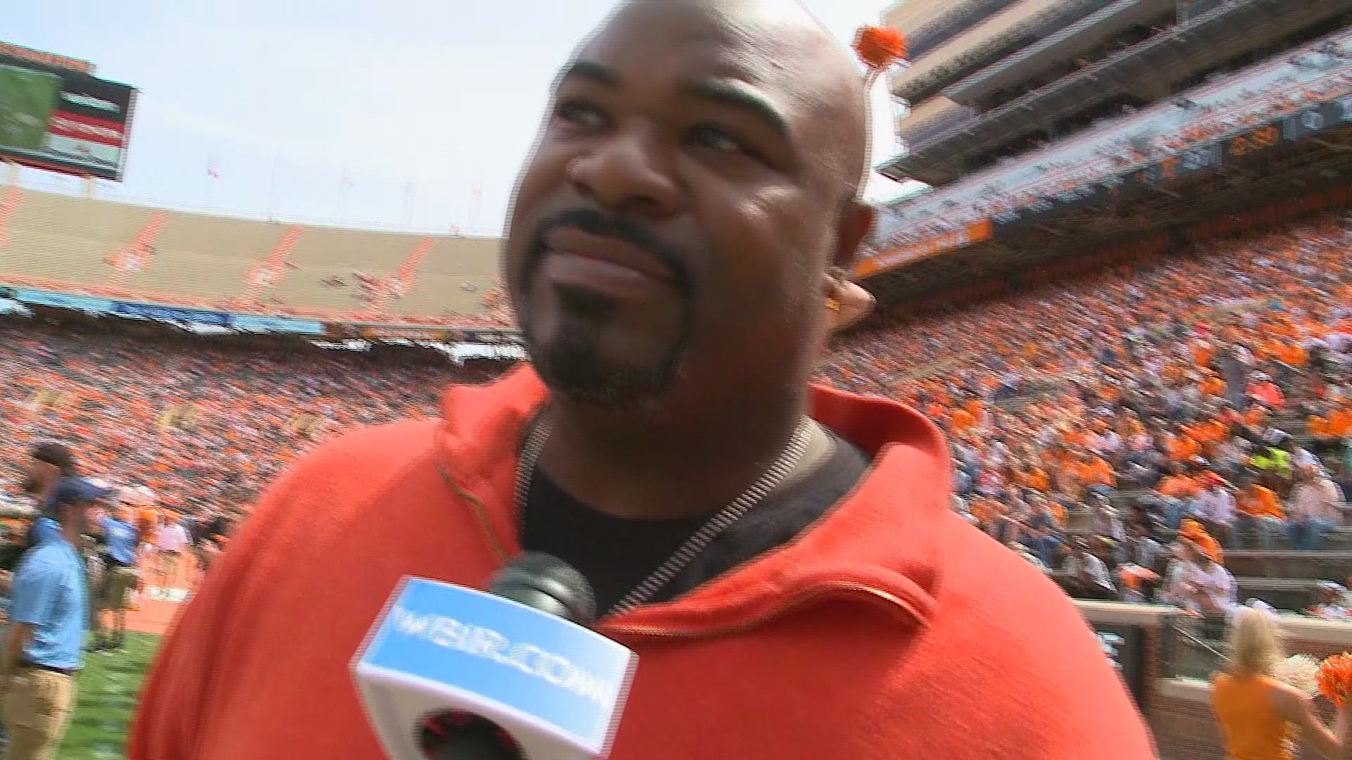Former Tennessee defensive tackle Albert Haynesworth gives his opinion on the state of Vol Football from the sidelines.