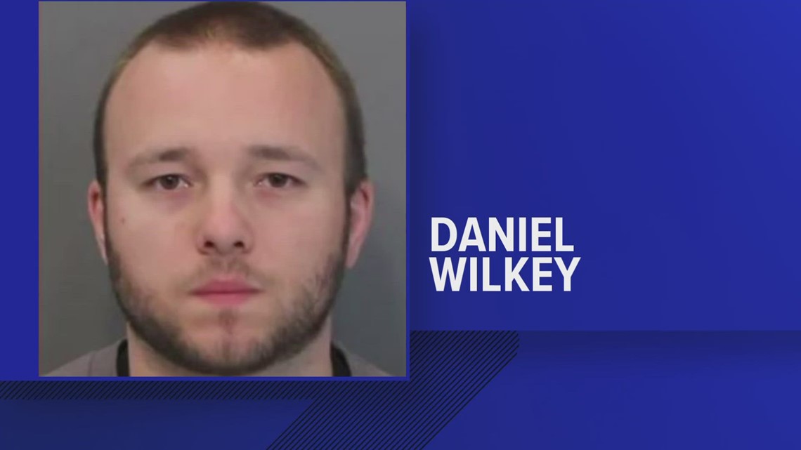 Charges dropped against former Hamilton Co. deputy accused of sexual assault and traffic stop baptism - Vimarsana News