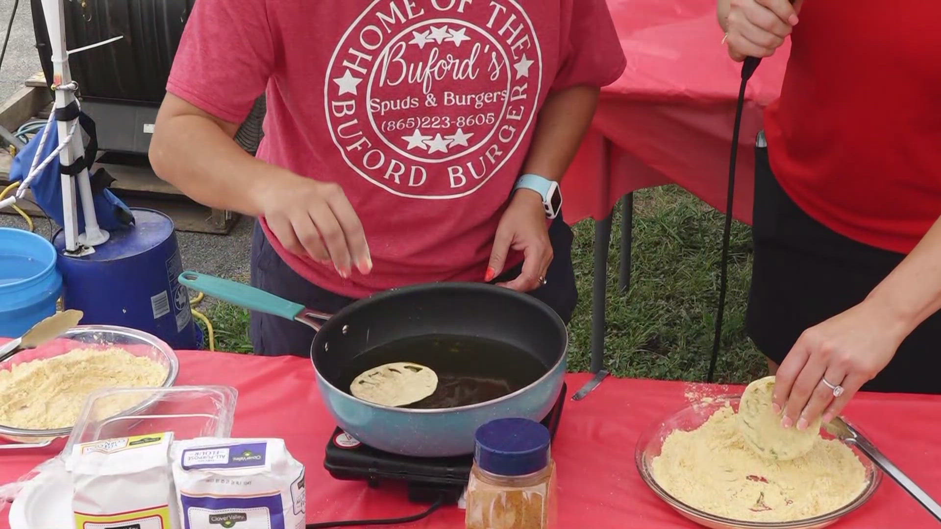 Just watching this is making us hungry.
