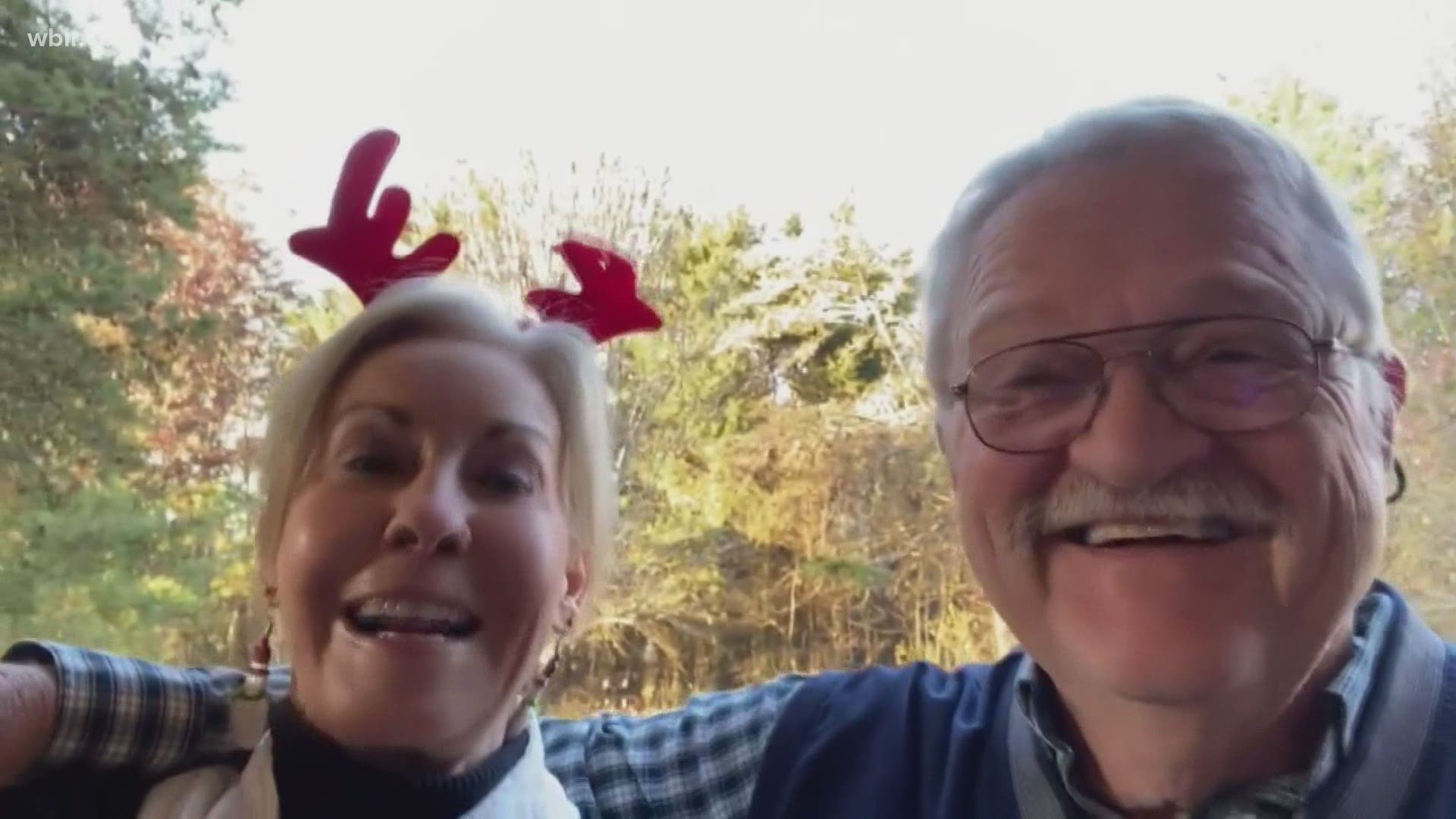 Poppy and Mimi share holiday jokes to celebrate Christmas.