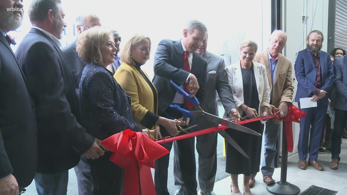 Gov. Lee celebrates trade schools at opening of the new Anderson County Higher Education Center - Vimarsana News