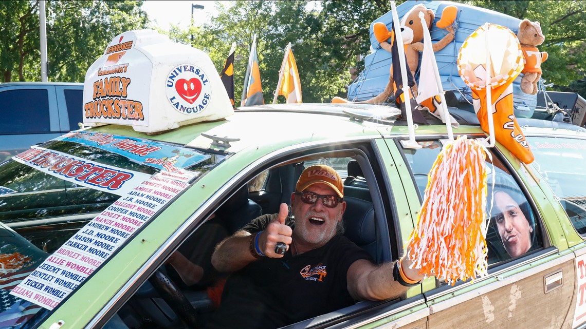 Tennessee baseball one win away from Super Regional after 12-7 win