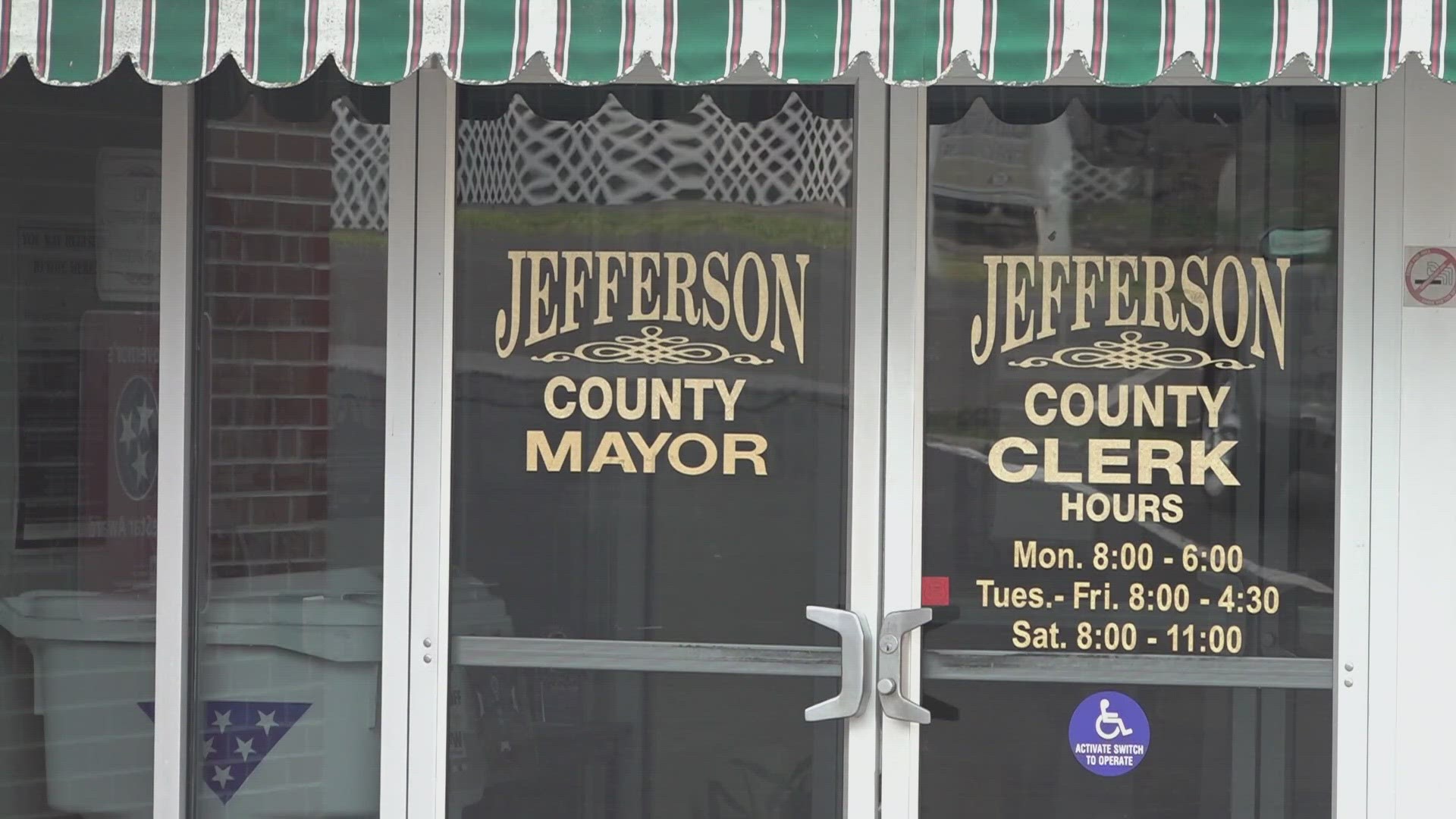 Leaders in Jefferson County said they are looking for a new site for a recreation center that doesn't involve having to use eminent domain.